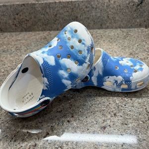 Crocs girls rainbow / clouds